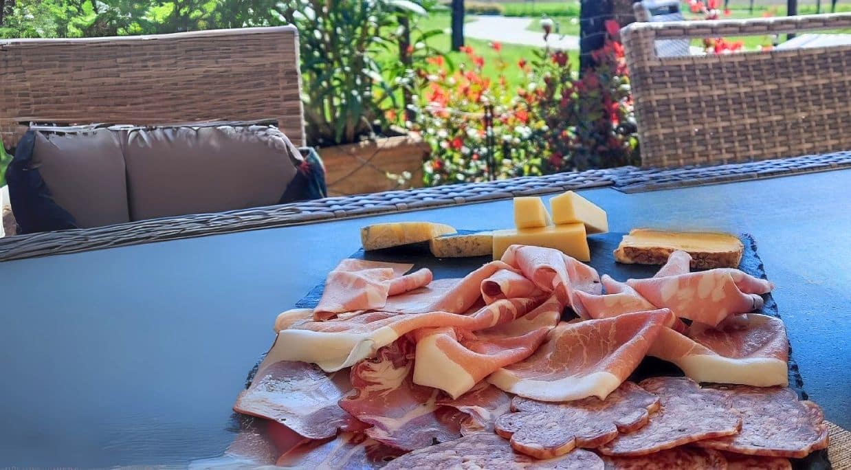 antico benessere tagliere di formaggi e salumi